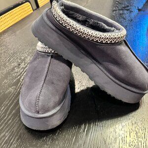 UGG Tazz Platform Slippers – Navy